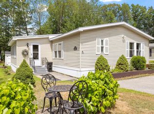 4 Leanne Dr, Concord, NH 03303