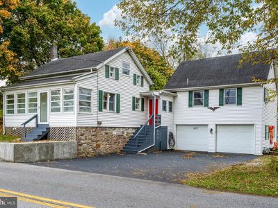 657 Sinking Springs Ln, Emigsville, PA, 17318