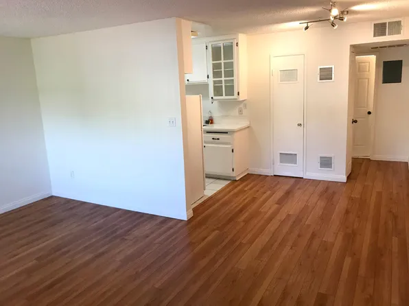 583 Palm Dr #4, Glendale, CA 91202