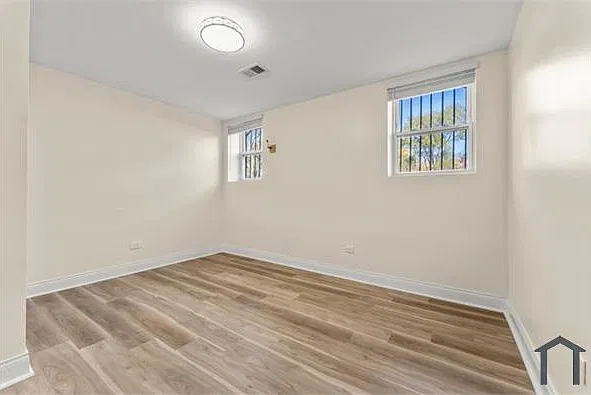 4 bed, $2,600 — Photo 4