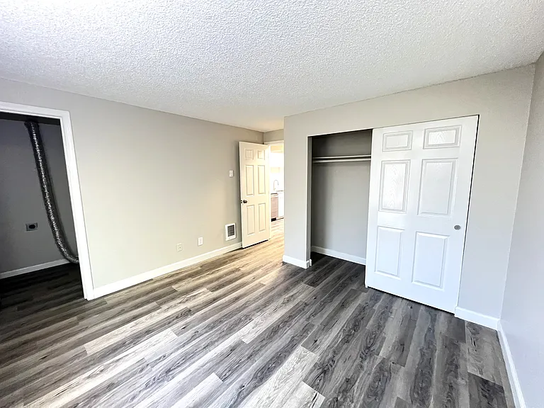 2440 62nd Ave E #B — Photo 3