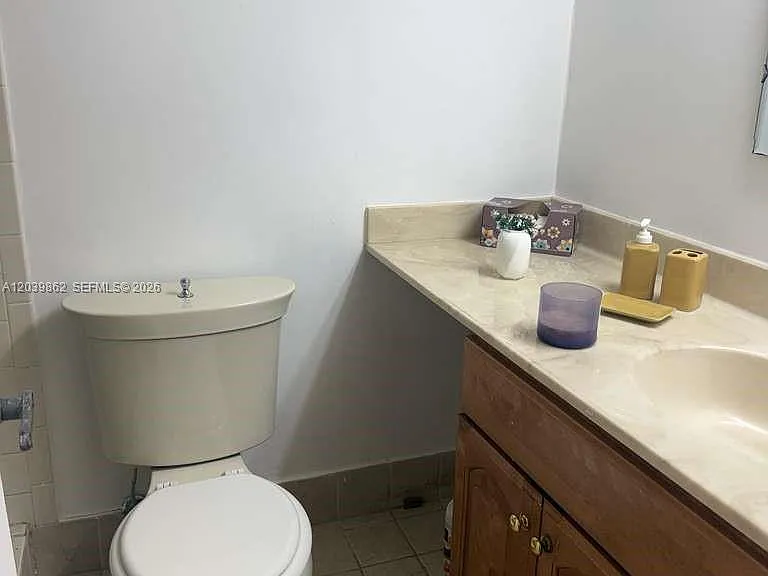 2 Briarwood Cir #212 — Photo 6