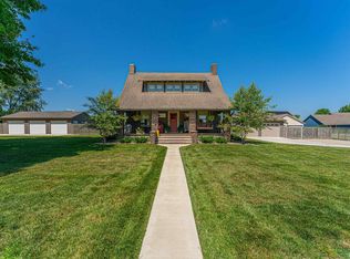 501 Memorial Park Rd, Lincoln, IL 62656