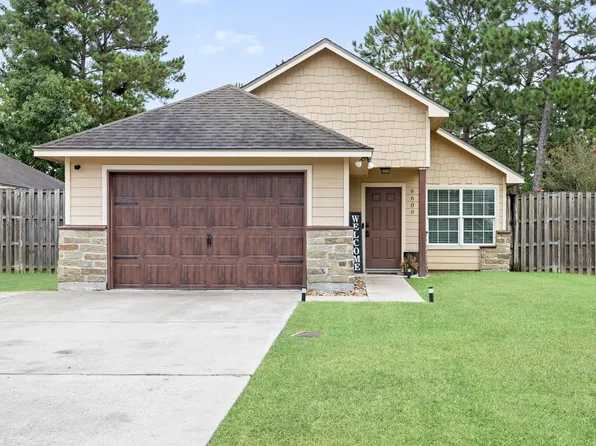 6609 Palace Dr, Lumberton, TX 77657