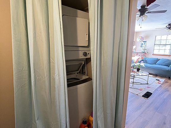 5th image of 405 S Blakeley St #A