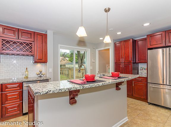 4th image of 1134 Nichols Ln