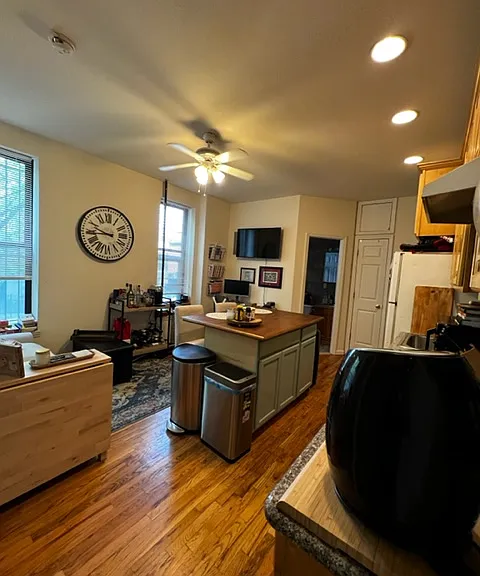 671 Union St #2R — Photo 2