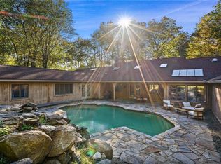 61 Horseshoe Hill Rd, Pound Ridge, NY 10576