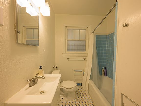 5th image of 118 Callaghan Ave #A