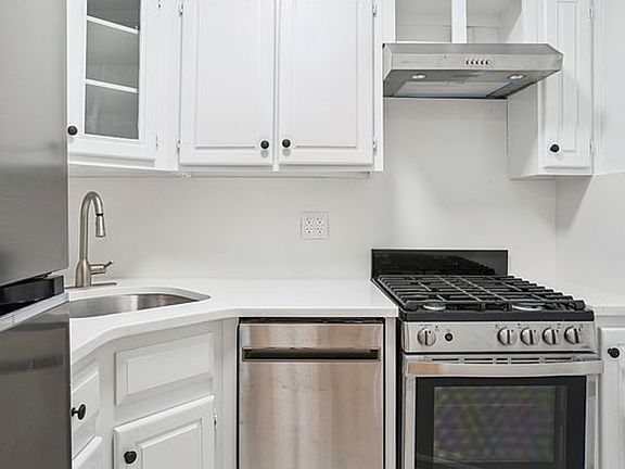 5th image of 112 W 73rd St APT 10W