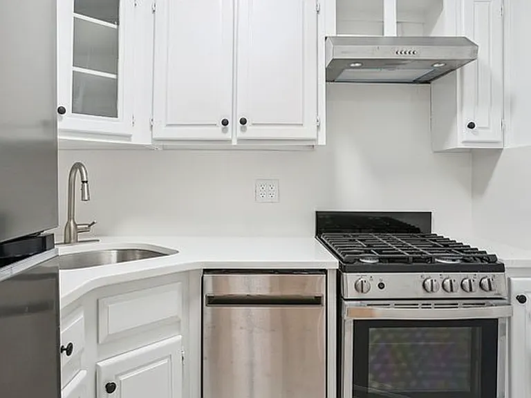 112 W 73rd St #10W — Photo 5