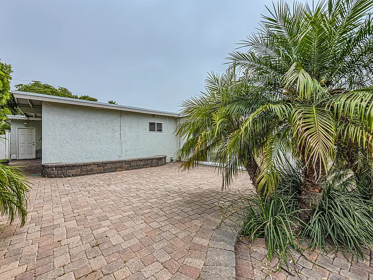 402 Cherry Ave — Photo 14