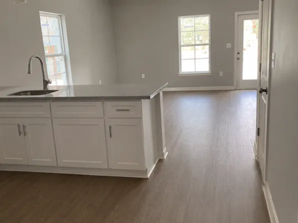 555 E Railroad Ave, Denham Springs, LA