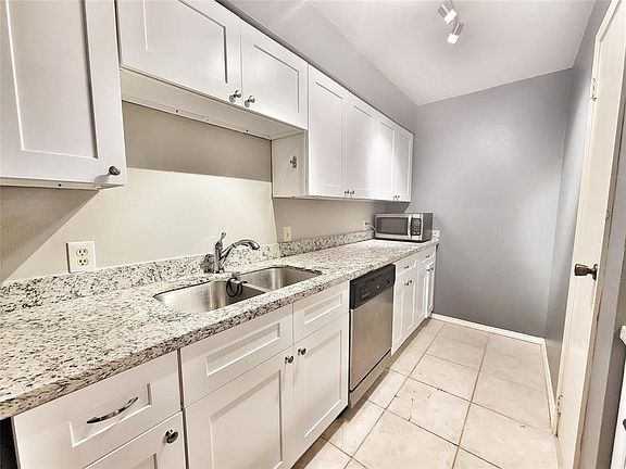 5th image of 2501 Gulf Fwy APT 271B