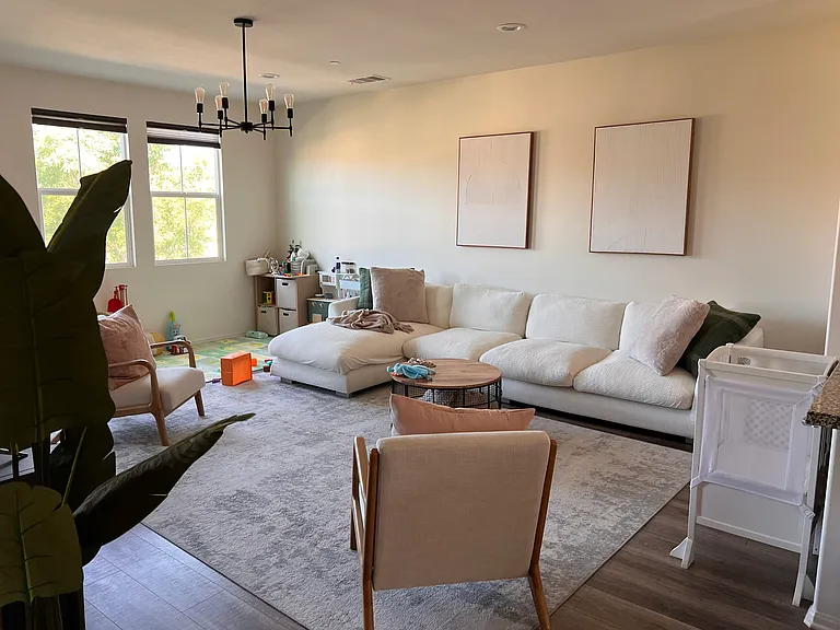476 Prosperity Dr — Photo 11