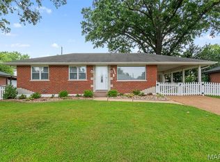 4620 Kramer Dr, Saint Louis, MO 63123