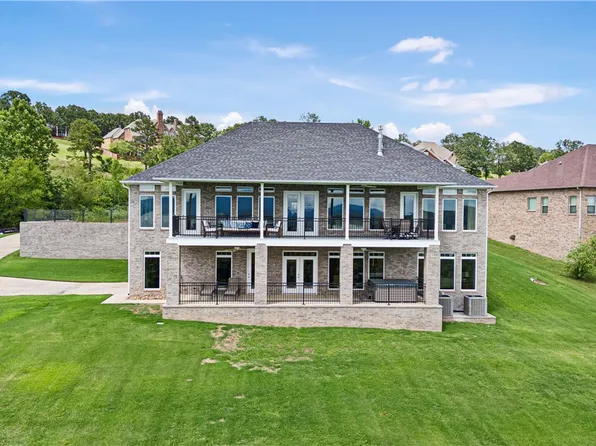 117 Valley View Dr W, Russellville, AR 72802