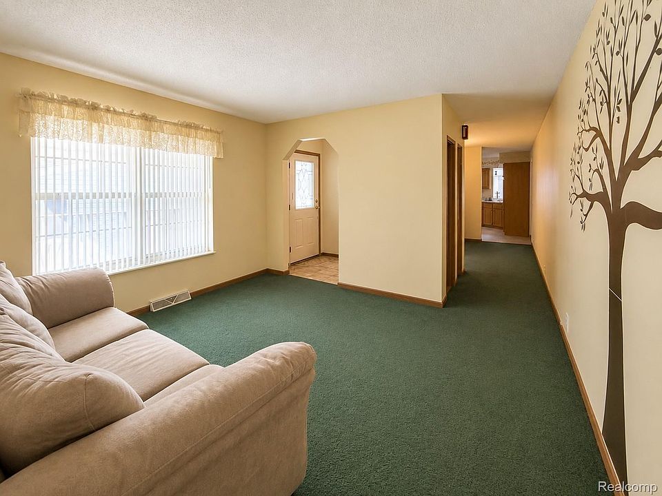 6968 Liberty Ln, photo 9