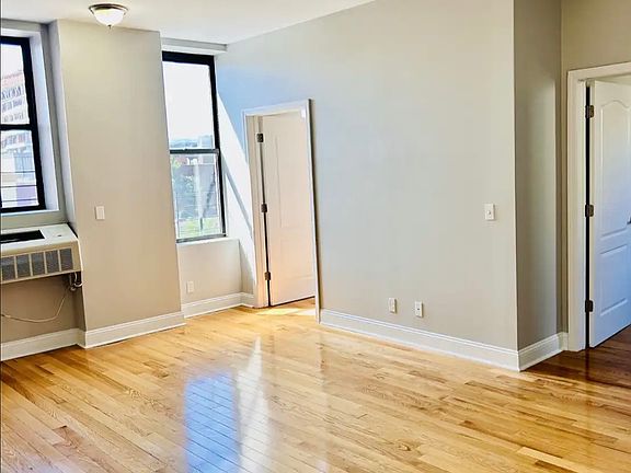 4th image of 466 S Broadway #1H