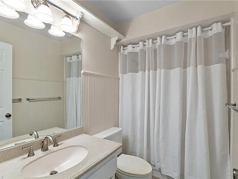 4105 Lakewood Blvd #E-18 — Photo 22