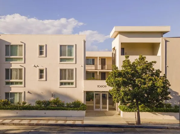 10609 Bloomfield St APT 207, North Hollywood, CA 91602