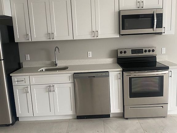4th image of 798 Broadway Unit 1