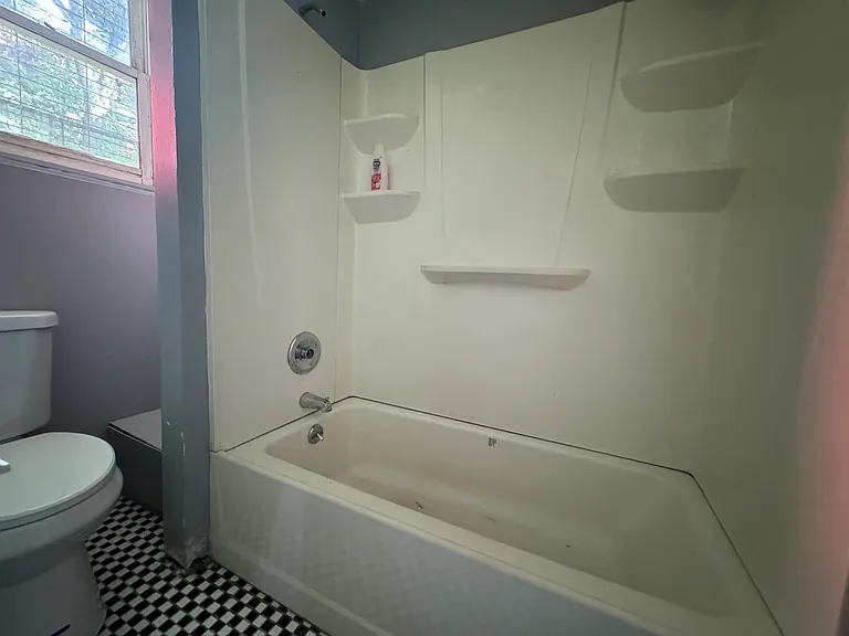 272 N Walnut St #1C — Photo 2