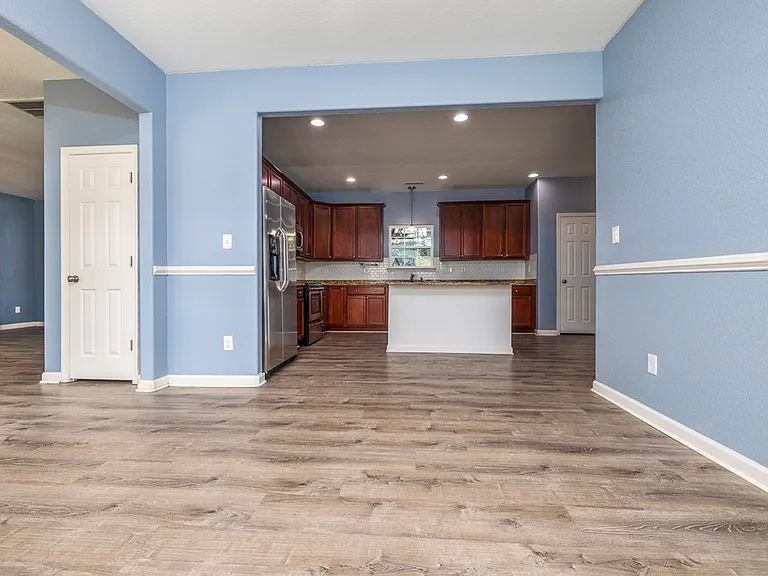 7713 Cortlandt Pl — Photo 8
