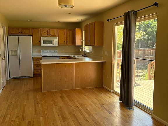 Kitchen with connect dining