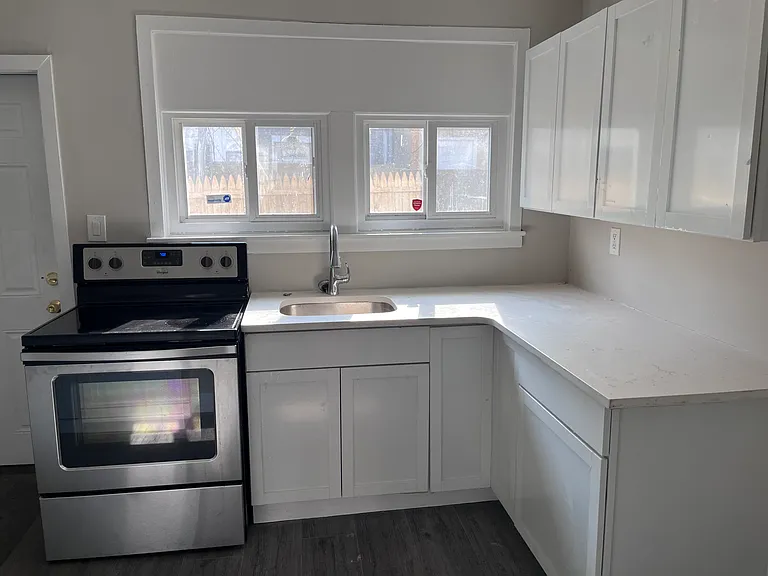 1343 S Hollywood St — Photo 5