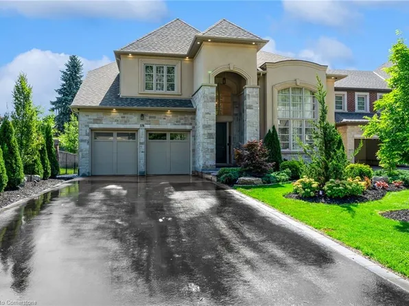 18 Legacy Ln, Hamilton, ON L9G 0G2
