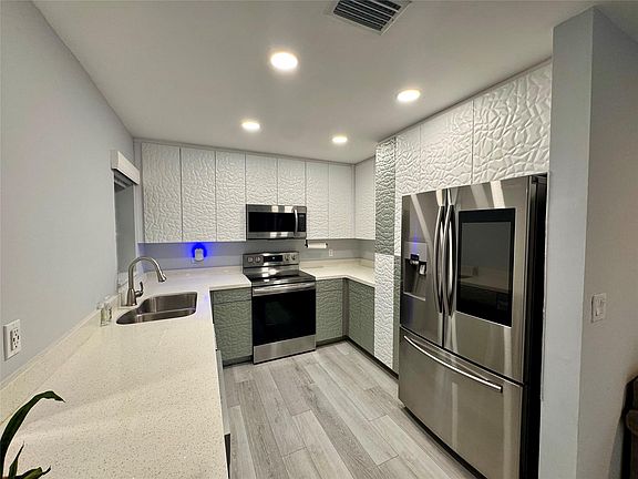 5th image of 4174 Carambola Circle #4174