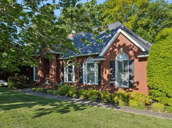 46 Deerfield Ct, McMinnville, TN 37110