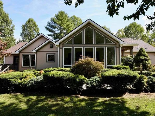 525 Silent Acres Rd, Waynesville, NC 28785