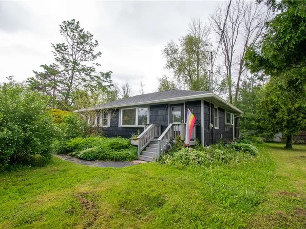 302 W High St, Geneva, NY 14456