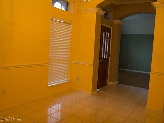 5th image of 4811 Lochman Ln