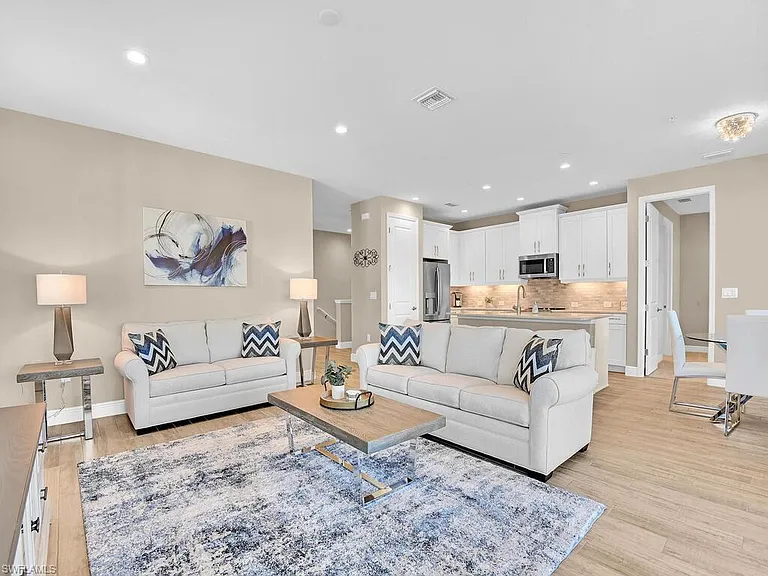 2561 Seychelles Dr #308 — Photo 6
