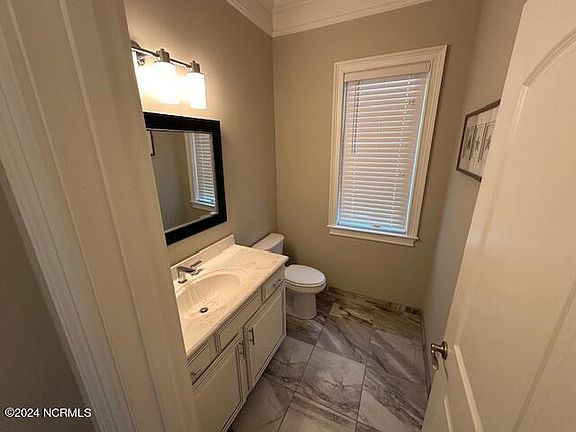 3rd image of 206 Brookwood Park Ct