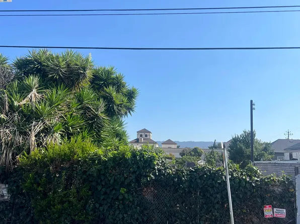 4016 E 12th St, Oakland, CA 94601