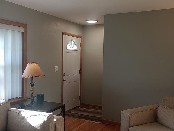 4th image of 1020 Emerson Dr