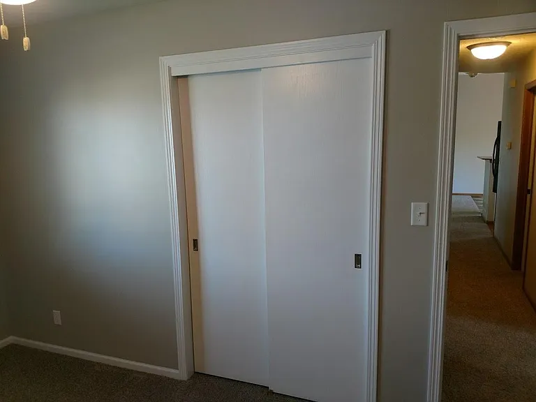 Bedroom 2 (end of hallway)