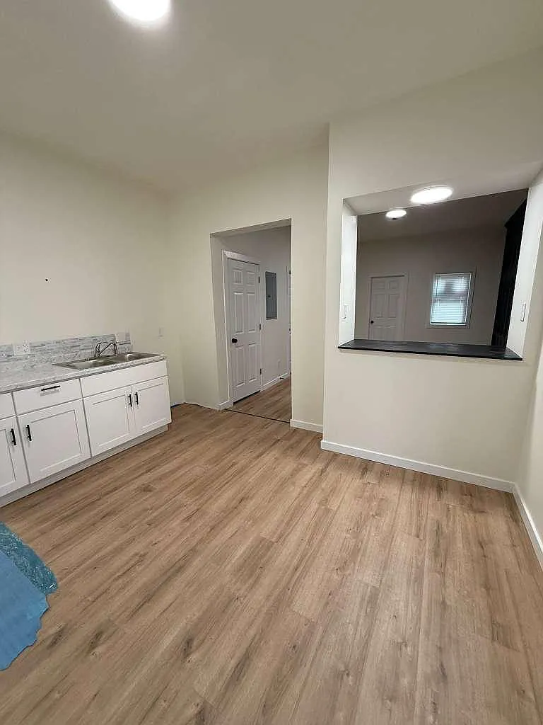 1 bed, $800 — Photo 2