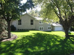12613 Sunset Trl, Minneapolis, MN 55441