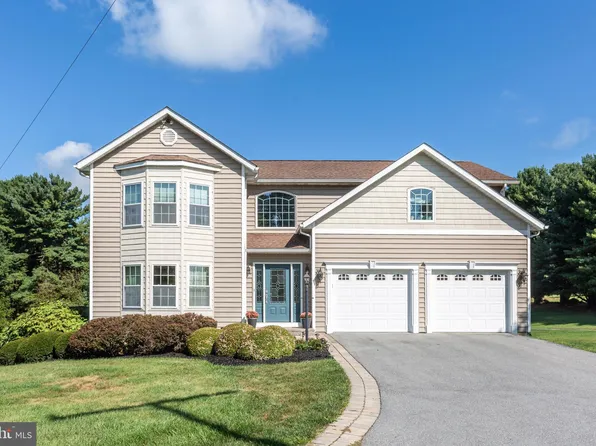 100 Fig Leaf Dr, Hampstead, MD 21074