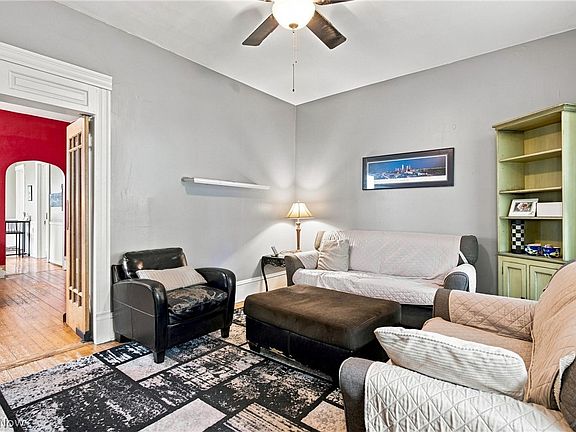 3rd image of 3109 Bridge Ave