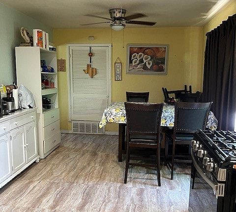 5th image of 155 Chateau Dr