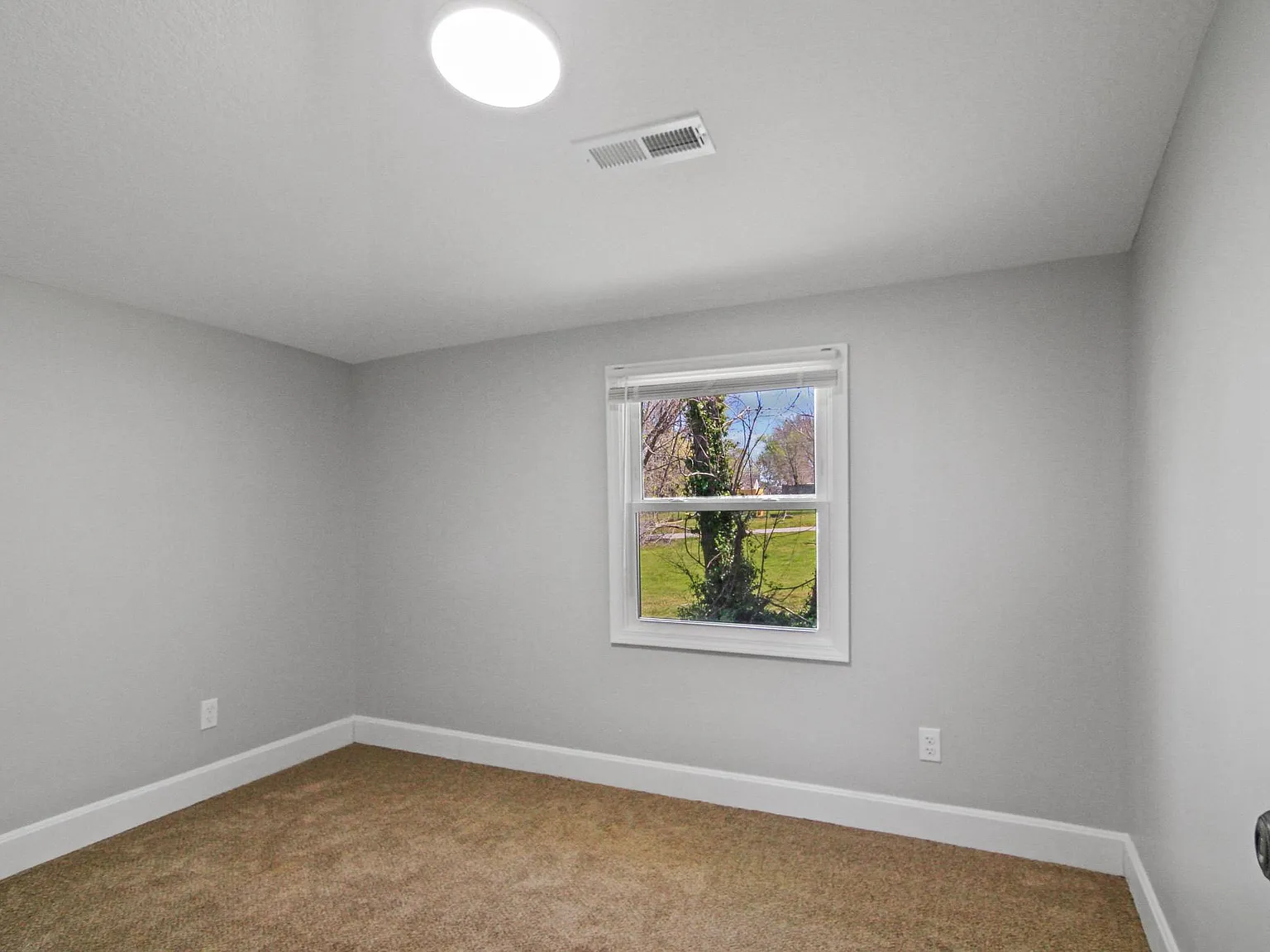 3 bed, 1076 sqft, $1,495 — Photo 3
