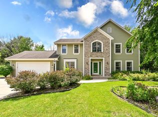 14285 W North Oak BOULEVARD, New Berlin, WI 53151