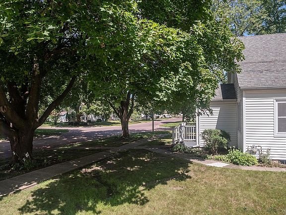 3rd image of 220 4th St NW