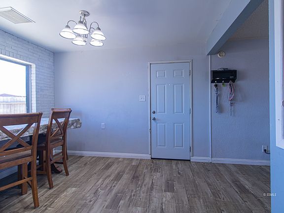 5th image of 150 E Upjohn Ave